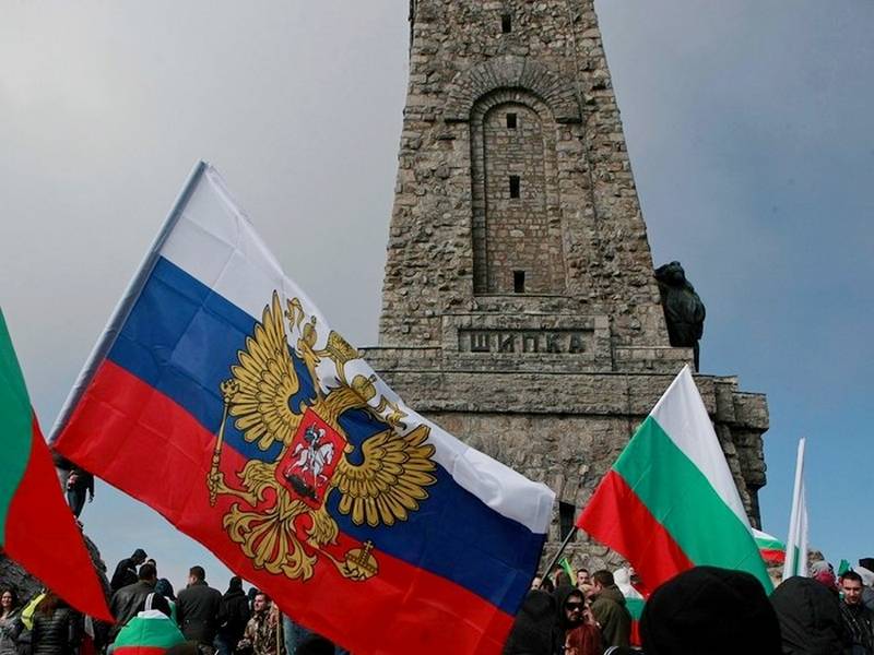 «Русские воскресили наше государство»: болгары о своем национальном празднике
