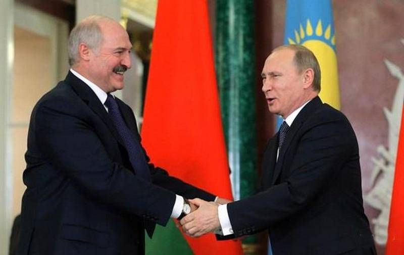 «Лавировать для выживания»: Белоруссию призвали дружить со всеми «партнерами»