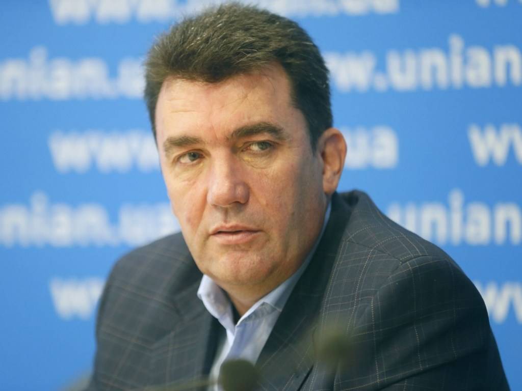 Данилов: Россия хотела забрать Крым и Донбасс еще в 2001 году