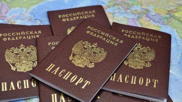 В РФ одобрили закон, ускоряющий получение российского гражданства