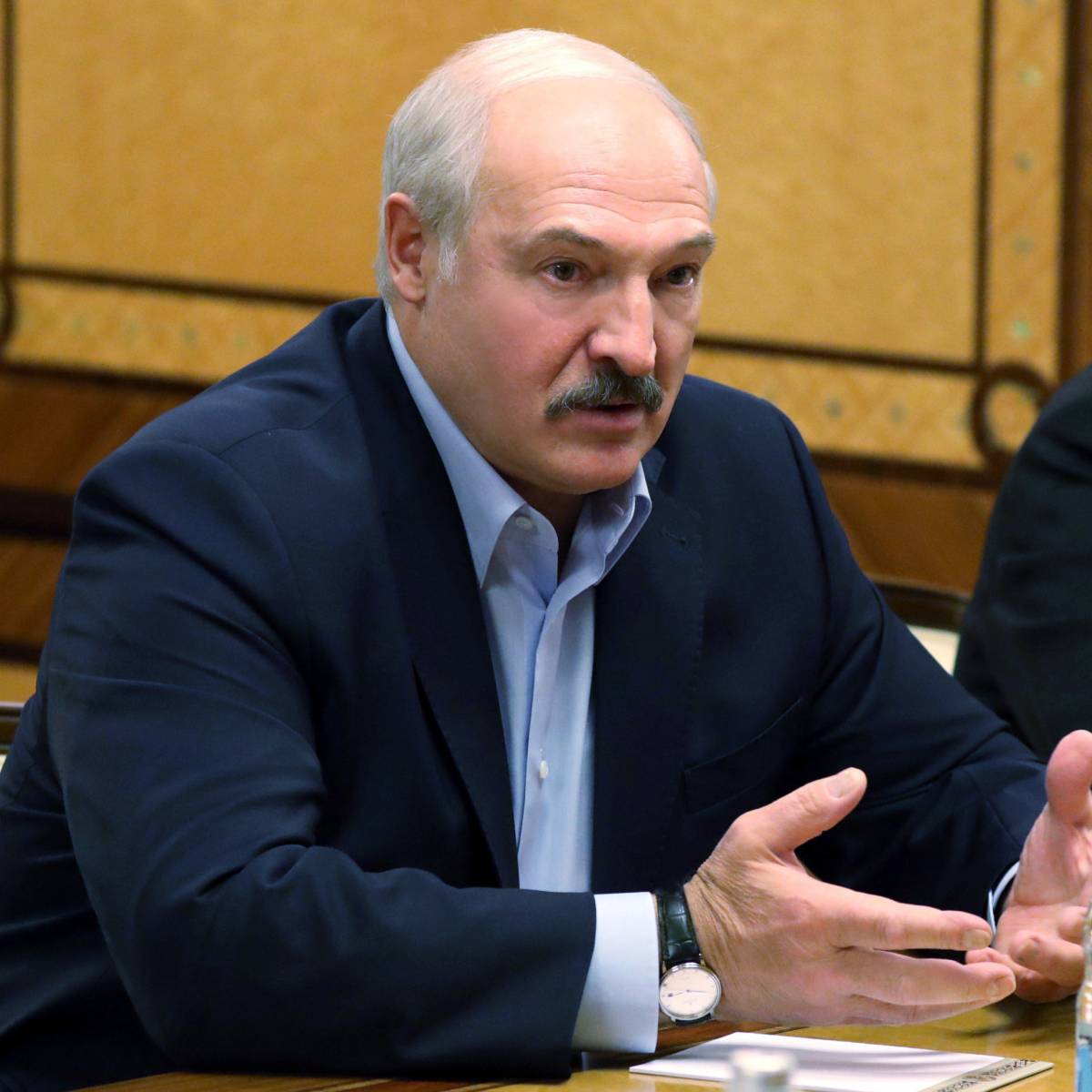 Лукашенко рассказал о коронавирусном "психозе", от которого страдают люди
