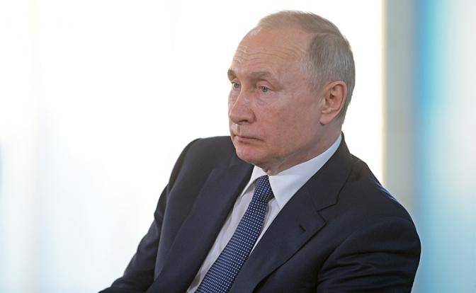 Путин покинул Москву: Президент будет бороться с коронавирусом удаленно?