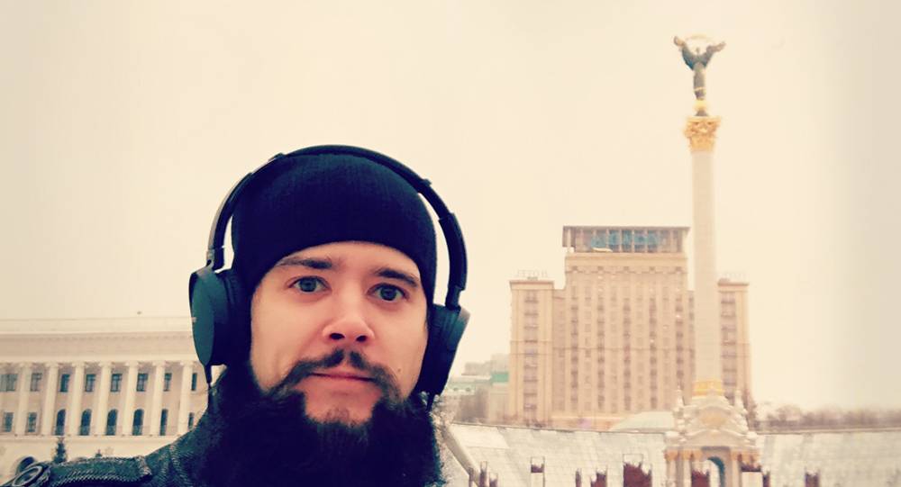 Сергей Белогвардеец проклинает майдан и мечтает вернуться в Россию