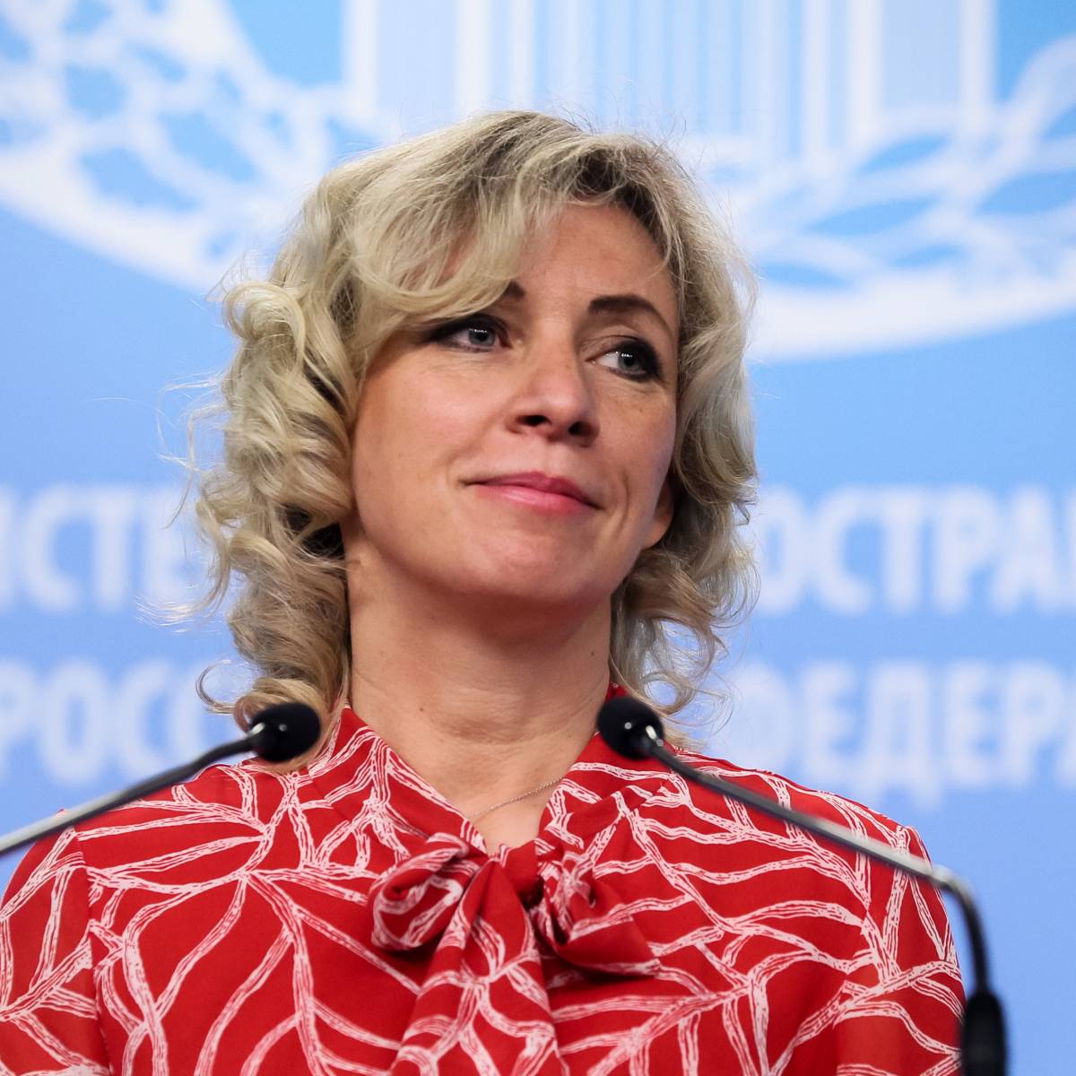 Захарова заявила о многолетнем "оболванивании" россиян за рубежом