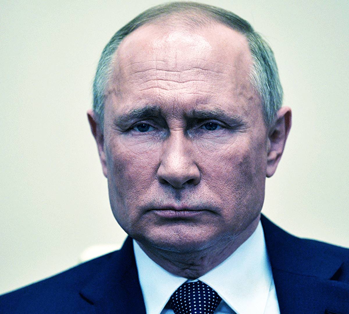 Путин продлил нерабочие дни до конца месяца и «почистил» губернаторов
