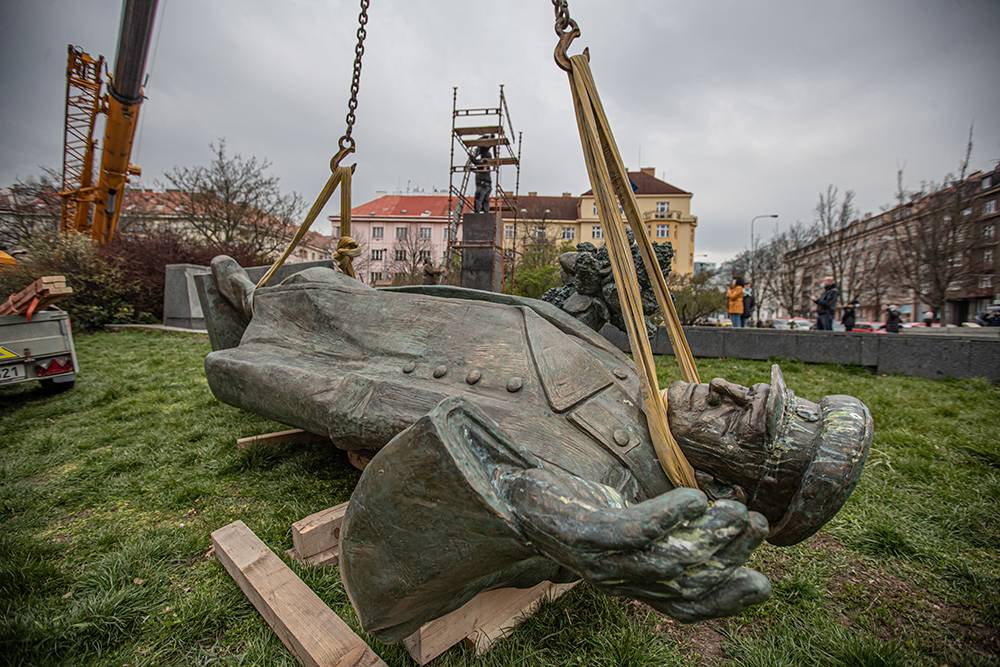 Снос памятника маршалу Коневу: Чехию ждут неприятные последствия