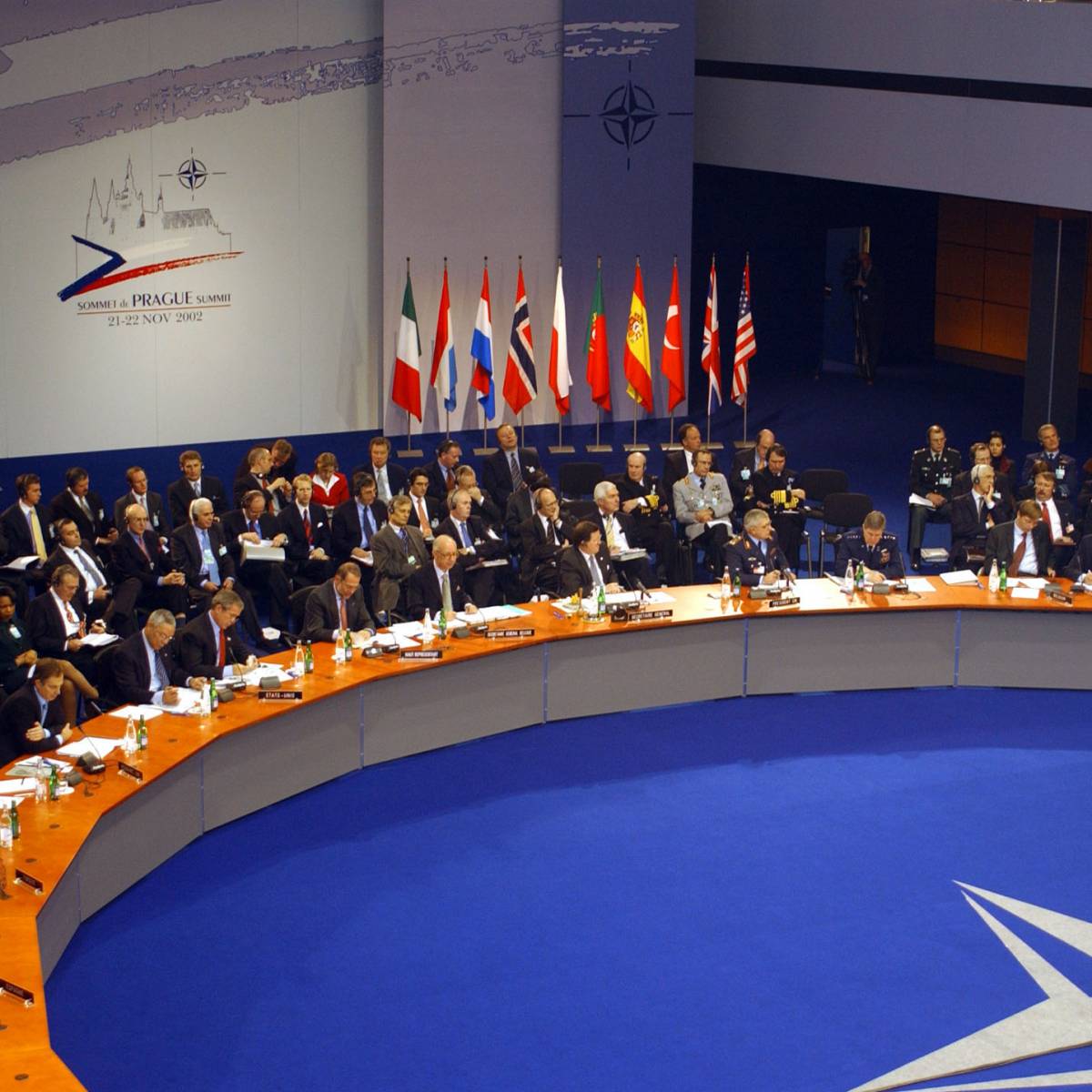 Разворот в сторону РФ: Макрон готов к действиям через Совет НАТО