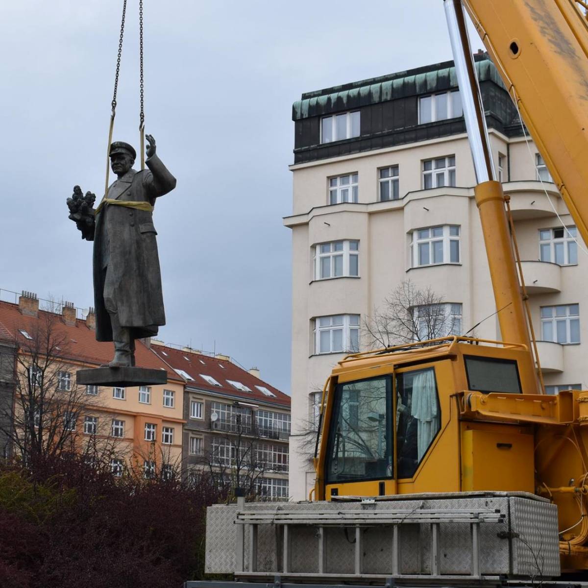 Снос памятника Коневу в Праге – очередной акт вандализма