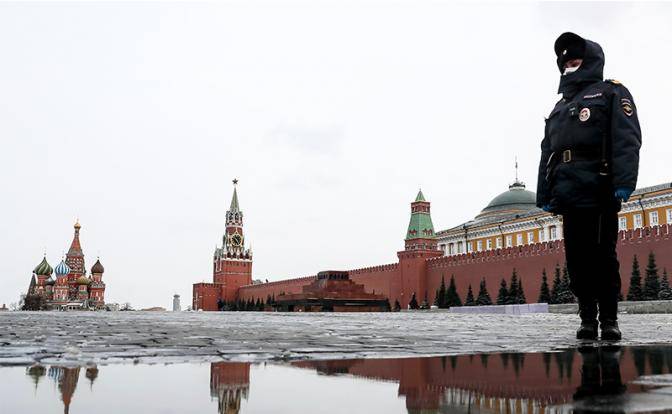 Путин наблюдает за схваткой трех главных кандидатов в преемники Путин наблюдает за схваткой трех главных кандидатов в преемники