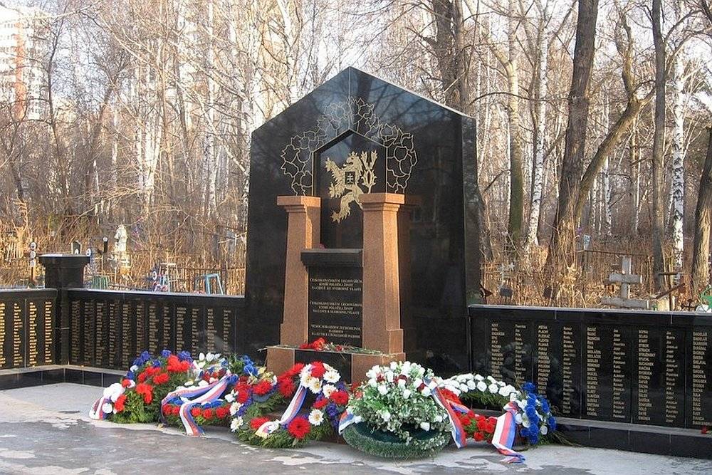 Сигнал Праге: памятники белочехам в РФ показали лицемерие Запада