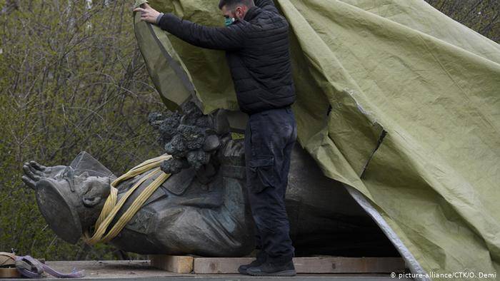 Чешские СМИ поведали о последствиях сноса памятника маршалу Коневу в Праге