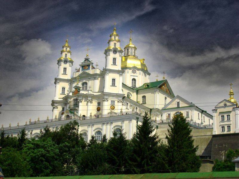 Как на Украине планируют захват главных православных святынь
