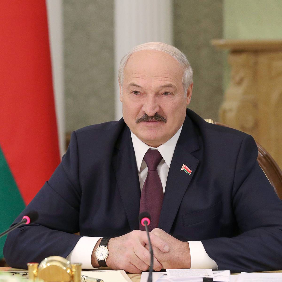 Лукашенко отказался закрывать границы