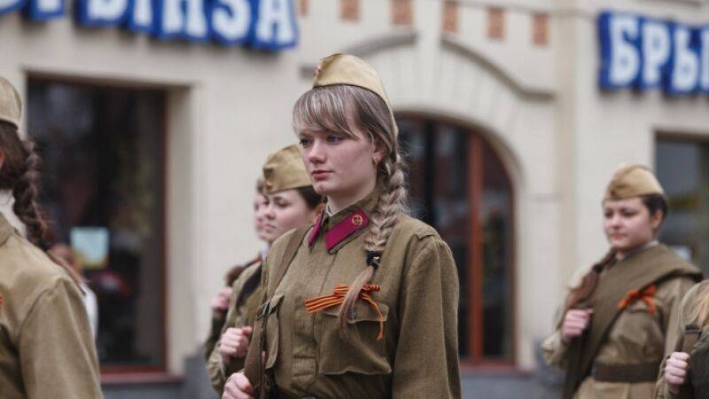 Латвия официально приравняла военную форму СССР к нацистской