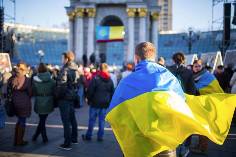 Стало известно, как изменилось отношение украинцев и россиян друг к другу