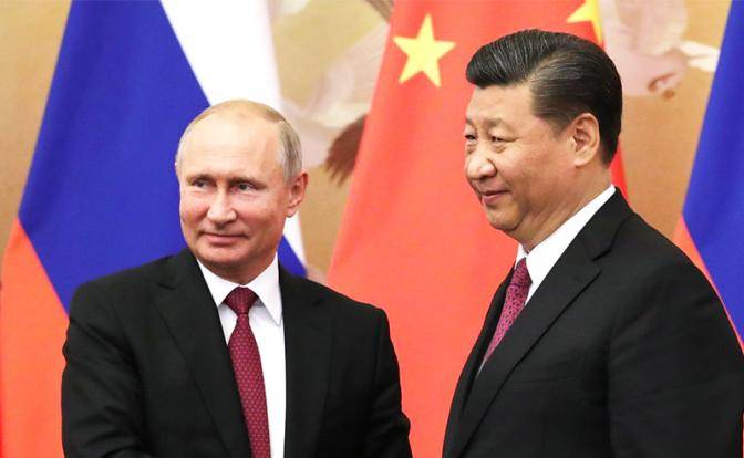 Два взгляда на историю: Постмодерн Путина и реализм Си Цзиньпина