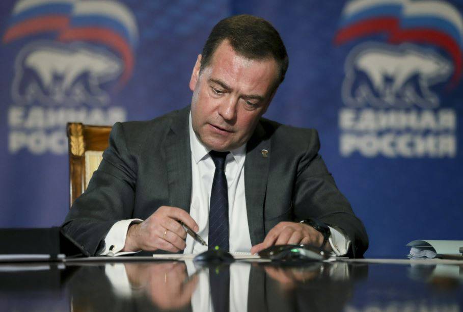 Турчака отодвинули в сторону, Медведев взял «Единую Россию» под контроль