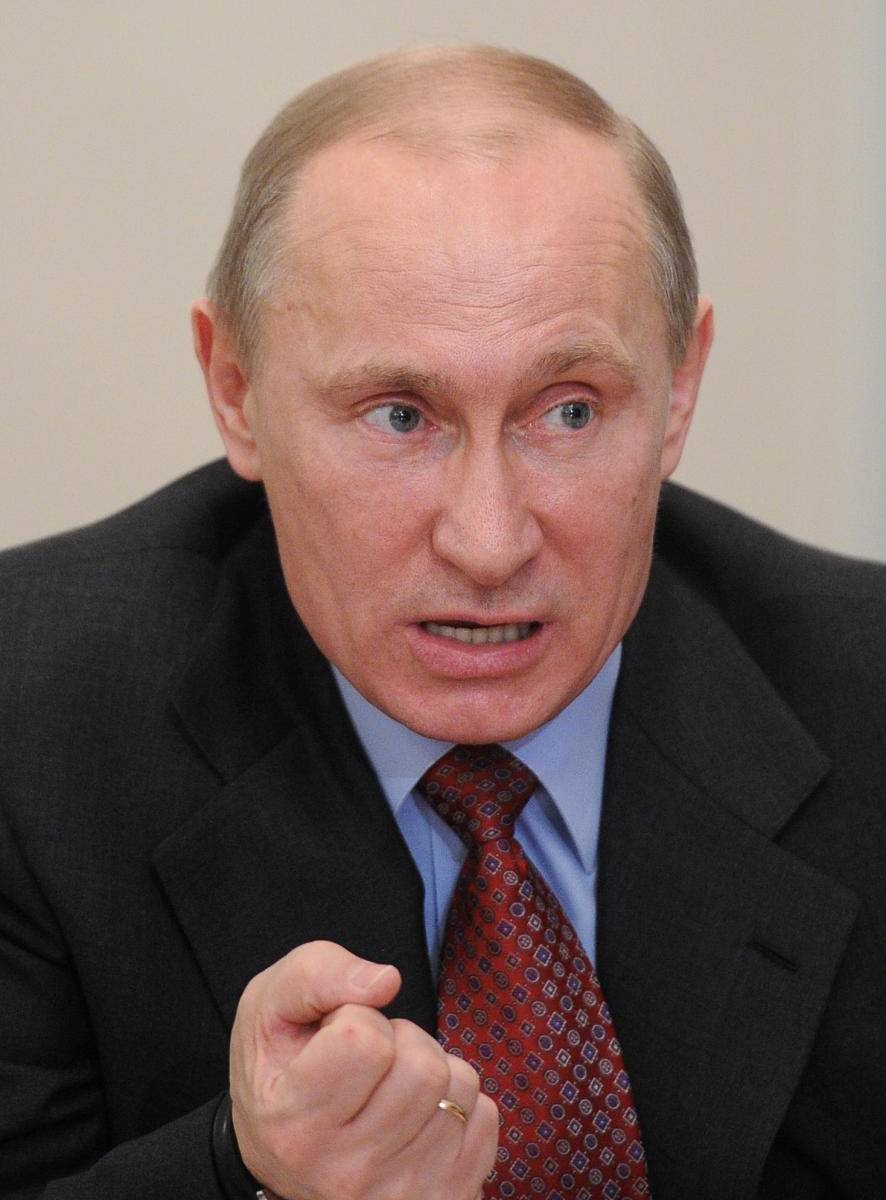 «Развели канитель!»: Путин жестко отчитал чиновников за доплаты медикам