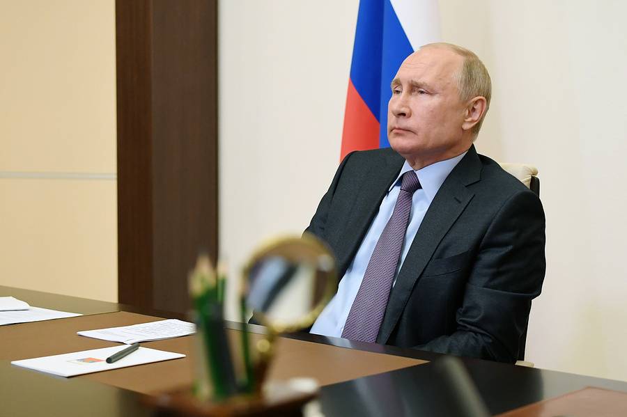 Путин потребовал начать подготовку ко второй волне коронавируса в России