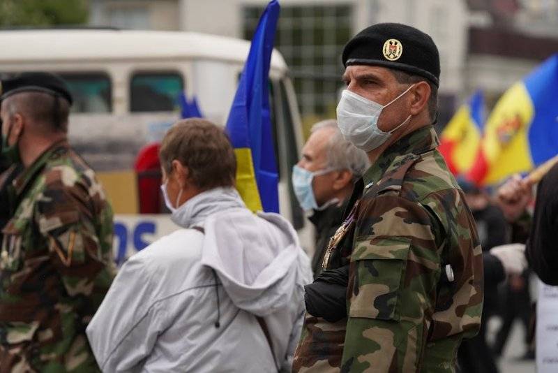 Атака оппозиции на исполнительную власть в Молдове усиливается