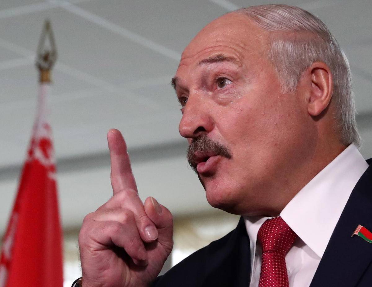 "Придет время, мы всех поставим на место!". Лукашенко пригрозил СМИ