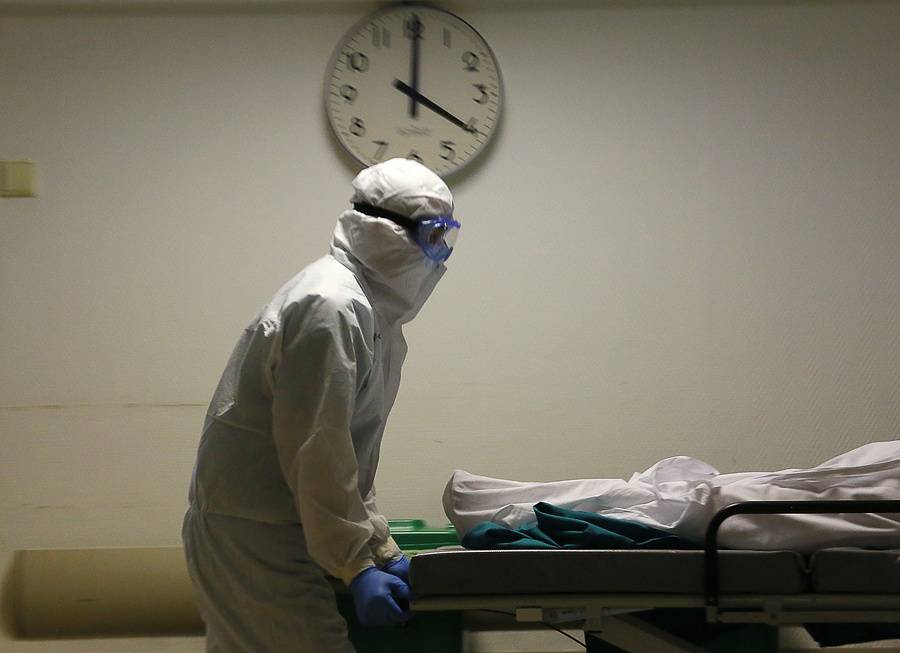 Кремль отреагировал на слухи о высокой смертности медиков от COVID в России