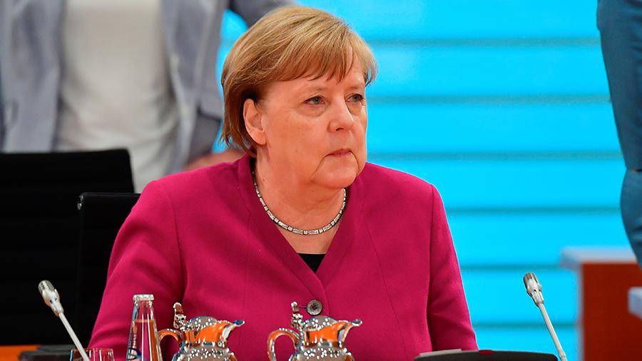 Крым и Меркель: Германия отстаивает интересы США, а не международное право