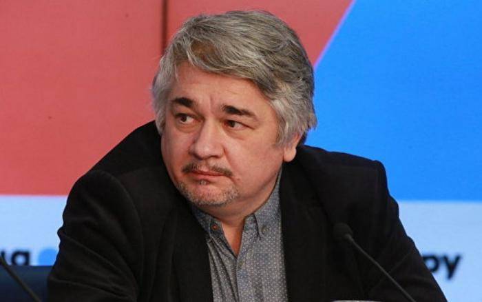 Ищенко объяснил обреченность политической системы Украины