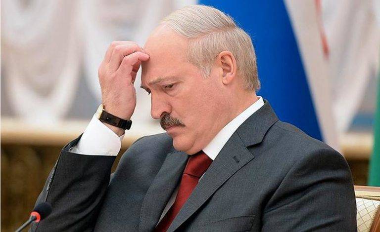 Лукашенко считает, что Россия «оттяпала» Крым Лукашенко считает, что Россия «оттяпала» Крым