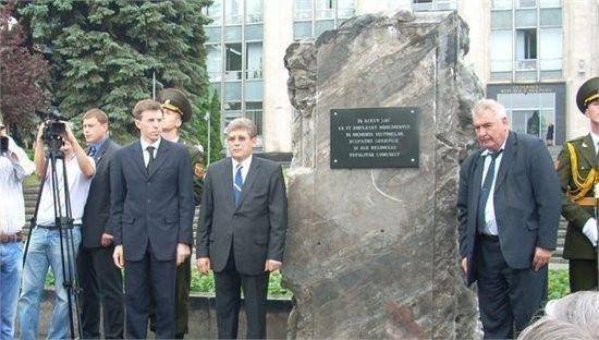 Молдаване требуют снести «памятник жертвам советской оккупации»