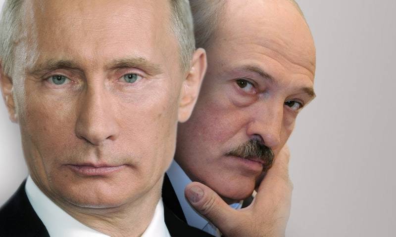 Лукашенко держит интригу: Принять или отклонить приглашение Путина?