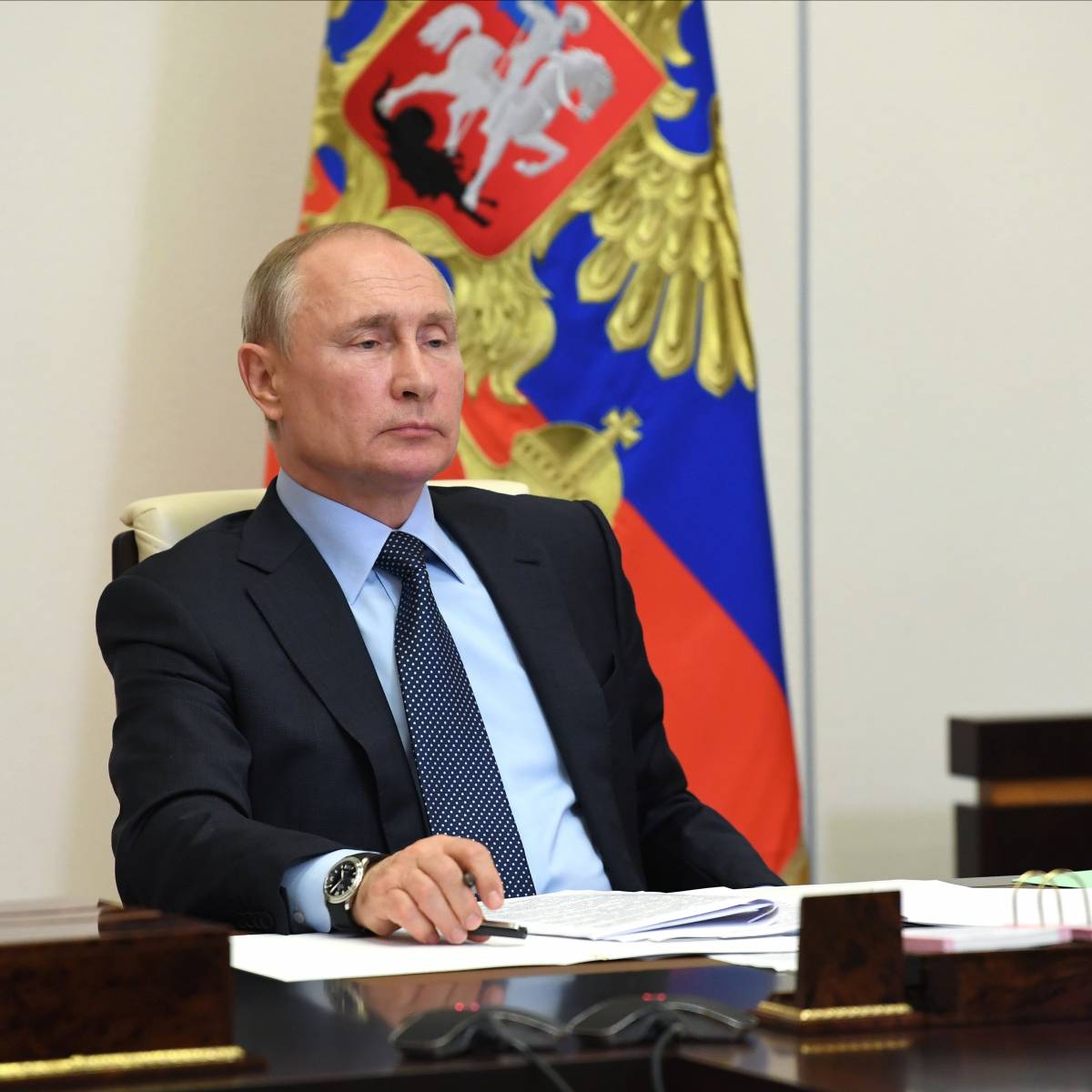 Путин остановил беседу с губернатором из-за телефонного разговора