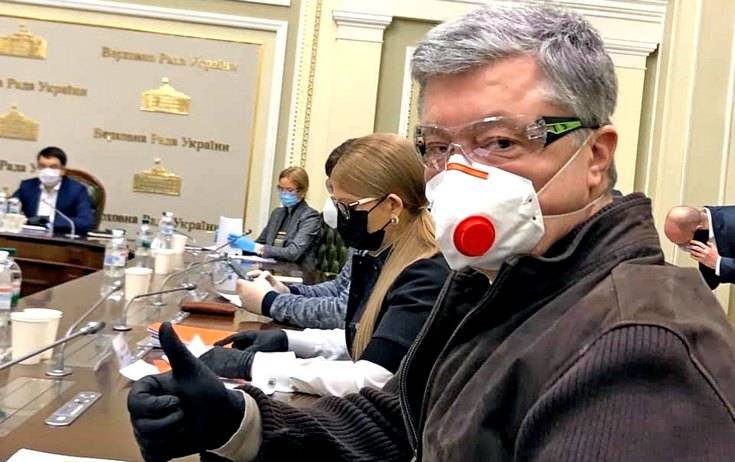 Ворвавшийся к генпрокурору Порошенко «забыл» украинский язык