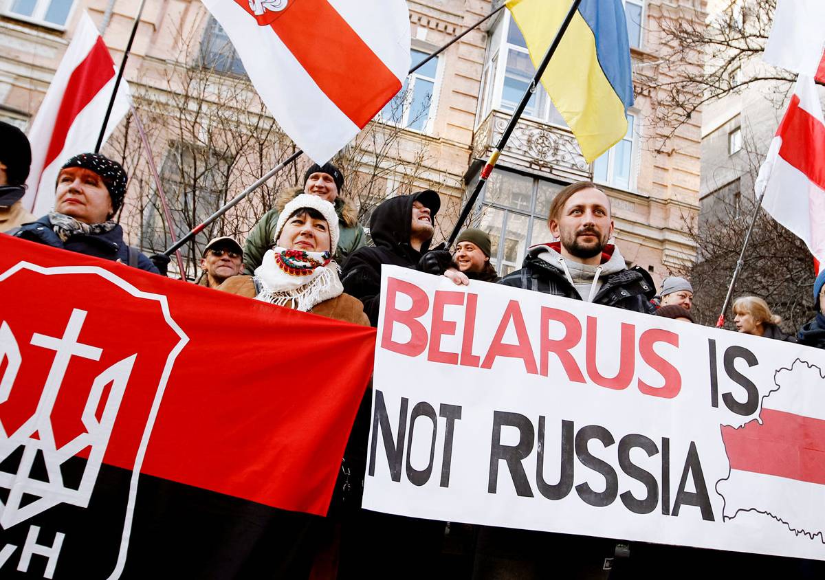 Белоруссию тянут в новую Речь Посполитую для войны с Россией