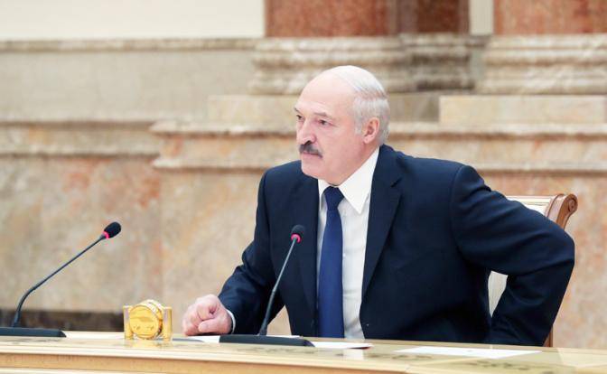 «Саша 3%» и «Усатый таракан»: Лукашенко обзавелся обидными прозвищами