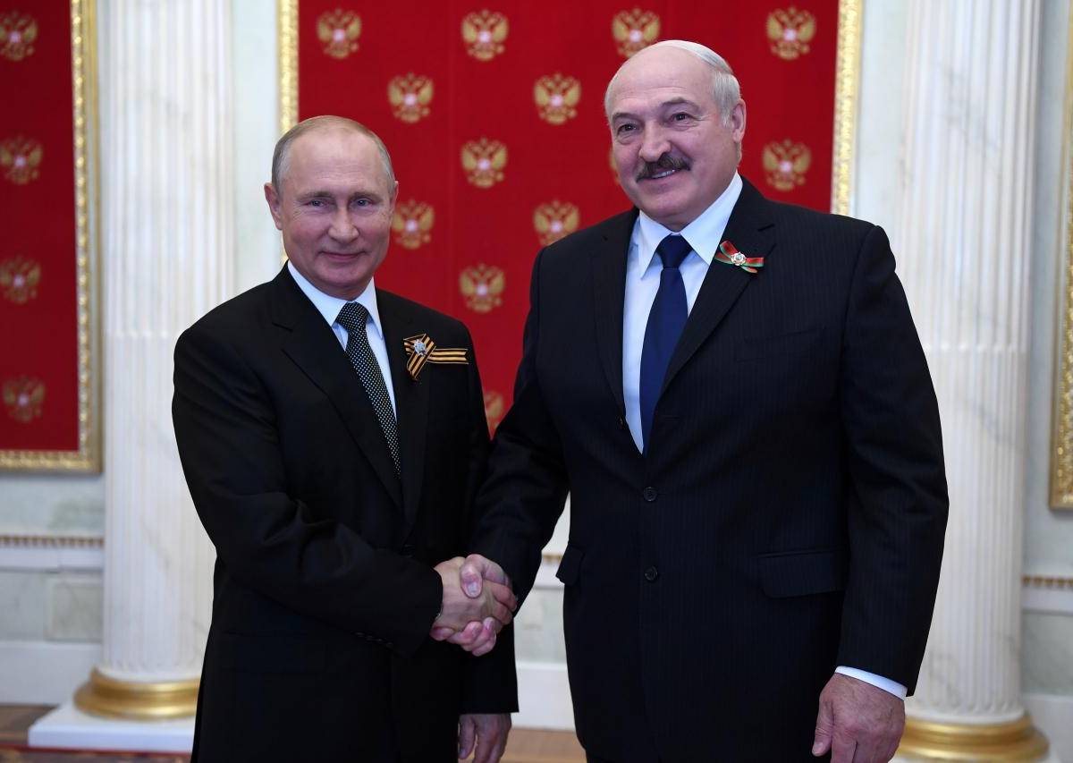 Лукашенко намерен обсудить с Путиным вмешательство извне в выборы в РБ