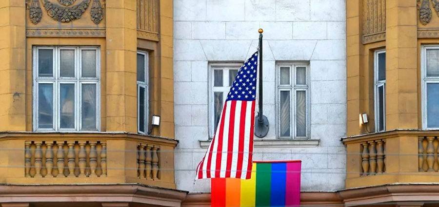 «Лучшая реклама поправок в Конституцию»: россияне высмеяли посольство США