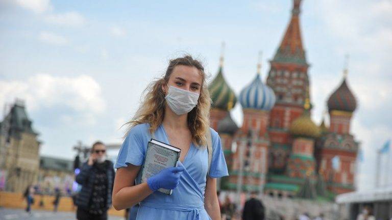 ВШЭ: Ограничительные меры в России спасли около 80 тысяч жизней