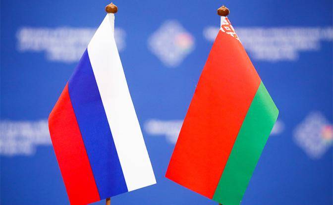 «Руки вверх»: Кремль требует от Белоруссии сдаться