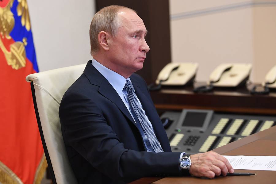 Путин потребовал на деле включить муниципалитеты в единую систему власти