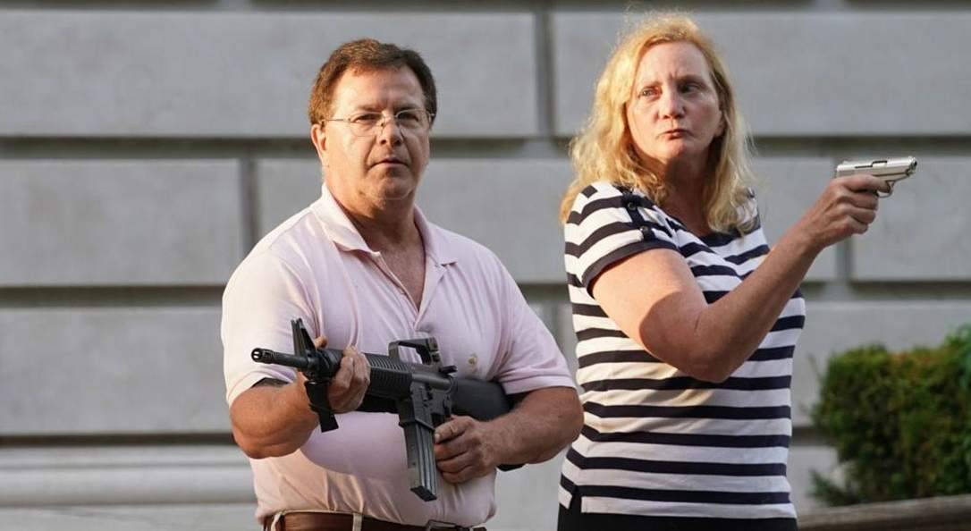 Муж, жена, два ствола и протесты в США. Вооруженный отпор сторонникам BLM