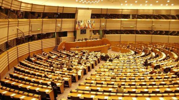 Серия из 50 краж в Европарламенте привела к расколу среди депутатов