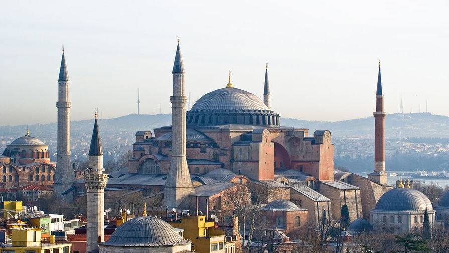 Османы снова взяли Константинополь: собор Святой Софии объявлен мечетью