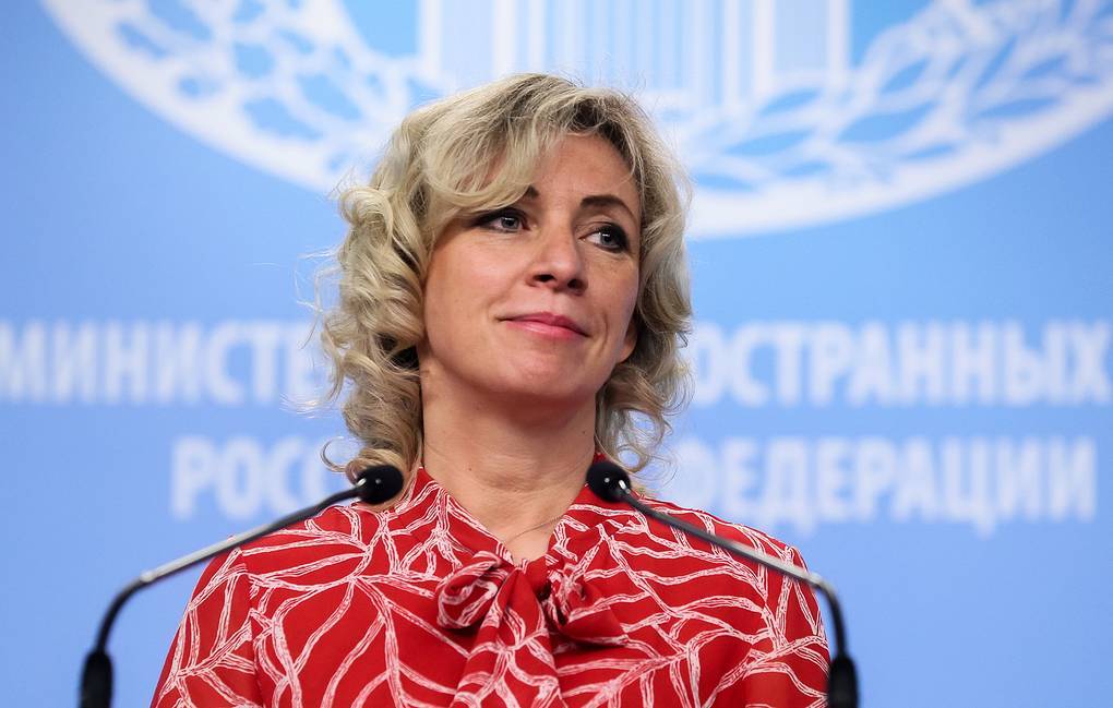 Захарова высмеяла просьбу Зеленского расшифровать минские соглашения
