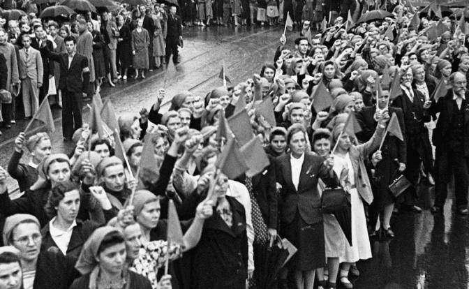 Ригу охватил антироссийский исторический гнев Ригу охватил антироссийский исторический гнев