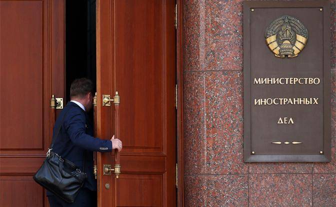 «Это самоубийство для Батьки»: Киев требует выдать 33 россиян «Это самоубийство для Батьки»: Киев требует выдать 33 россиян