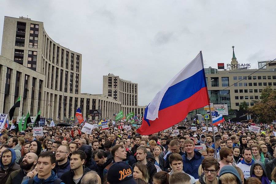 В России зреют гроздья гнева: власть всё больше раздражает народ В России зреют гроздья гнева: власть всё больше раздражает народ