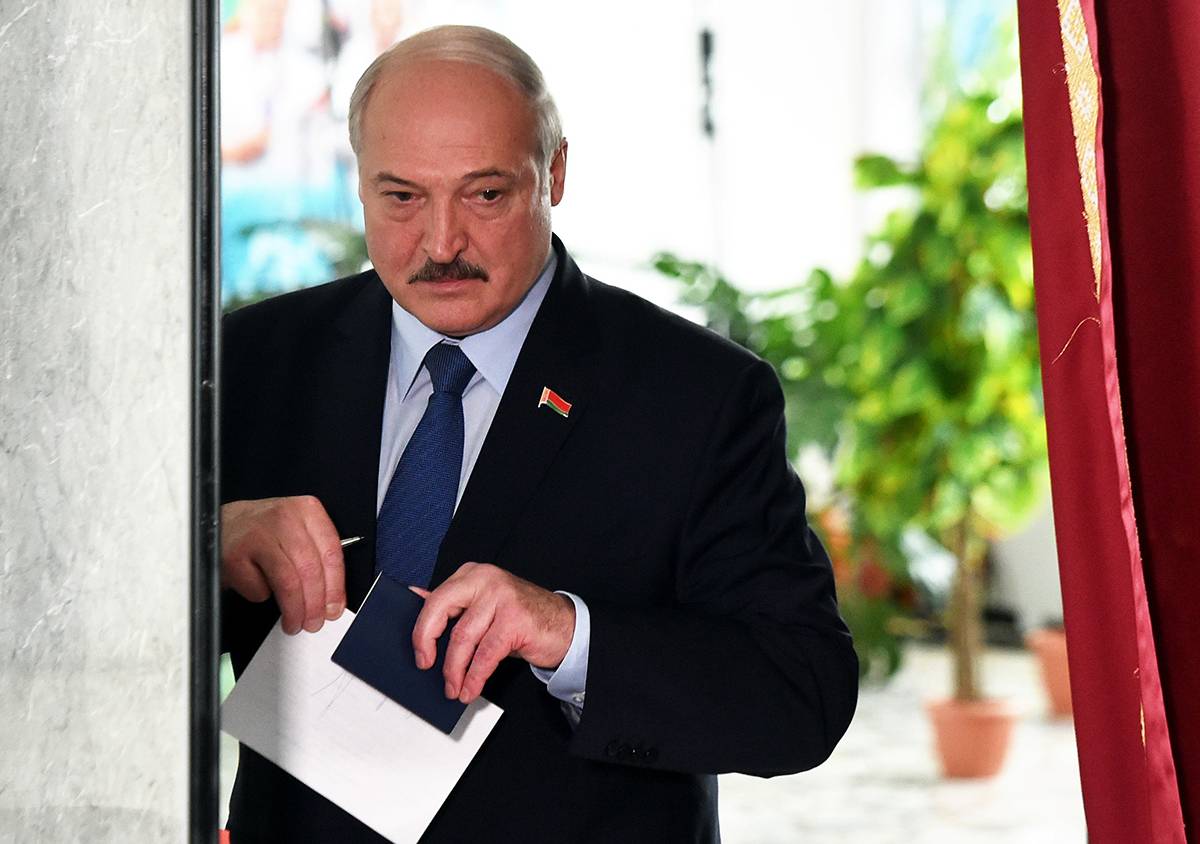 Возможные последствия чрезвычайного саммита ЕС по выборам в Беларуси