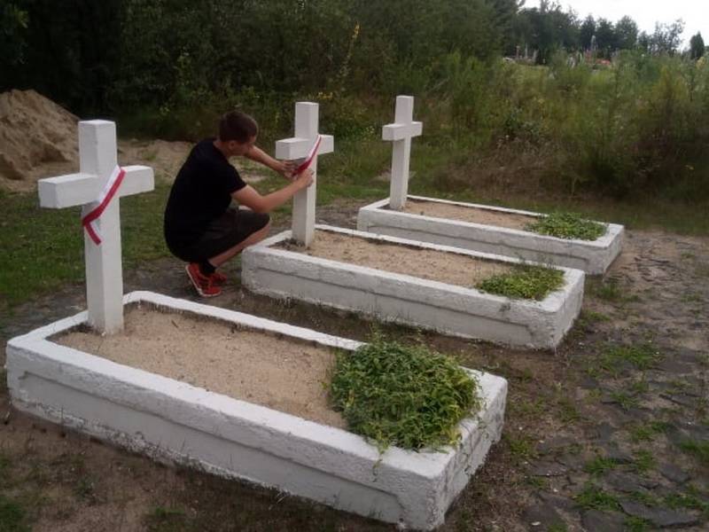 Польские могилы и польская русофобия
