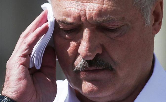 Лукашенко требует от Путина ввести в его страну войска ОДКБ Лукашенко требует от Путина ввести в его страну войска ОДКБ